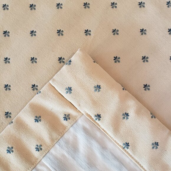 Tablecloth Custom 42” Square Heavy, Cream and Blue Lined, plus extra Fabric - Picture 2 of 5